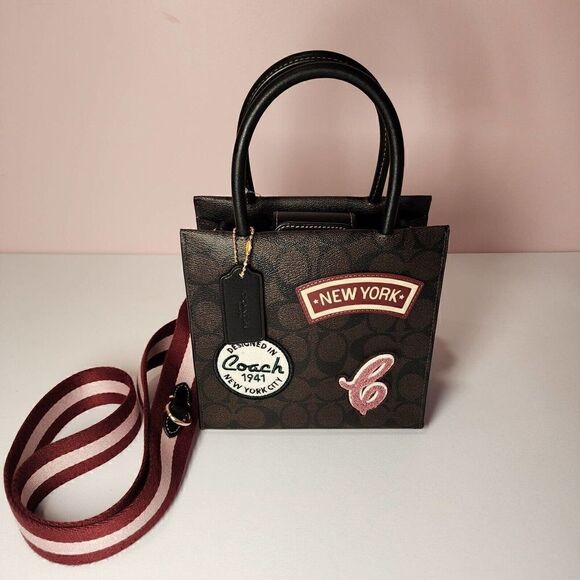 NWT COACH CE593 Mini Cally Crossbody In Signature Canvas With Ski Patches - Picture 1 of 6